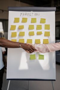 Cómo elegir una agencia de marketing digital en México: 12 preguntas que debes hacer antes de firmar